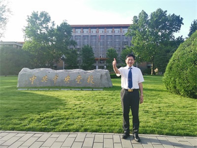 当代中医事业奠基人   李乘伊院士