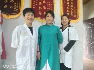 民族的精英  人民的楷模 中国妈妈爱心联盟  唐建华