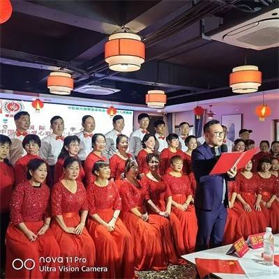 民族的精英  人民的楷模 中国妈妈爱心联盟  唐建华