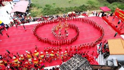 博白大垌镇低垌村：百年客家古村迎姑姐 敬老传情绘就乡村文明新图景