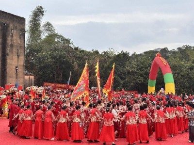 博白大垌镇低垌村：百年客家古村迎姑姐 敬老传情绘就乡村文明新图景