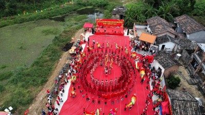 博白大垌镇低垌村：百年客家古村迎姑姐 敬老传情绘就乡村文明新图景