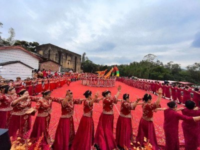 博白大垌镇低垌村：百年客家古村迎姑姐 敬老传情绘就乡村文明新图景