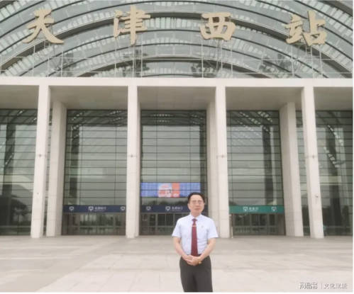 爱心让座暖人心 文明新风润社会——从泉州企业家吴胜利善举看精神文明建设的“微光力量”