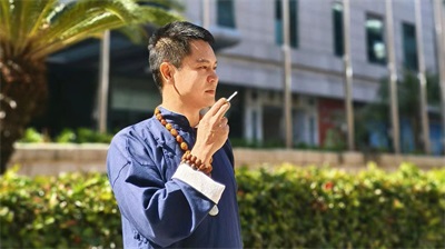 《孤独，强者的勋章》